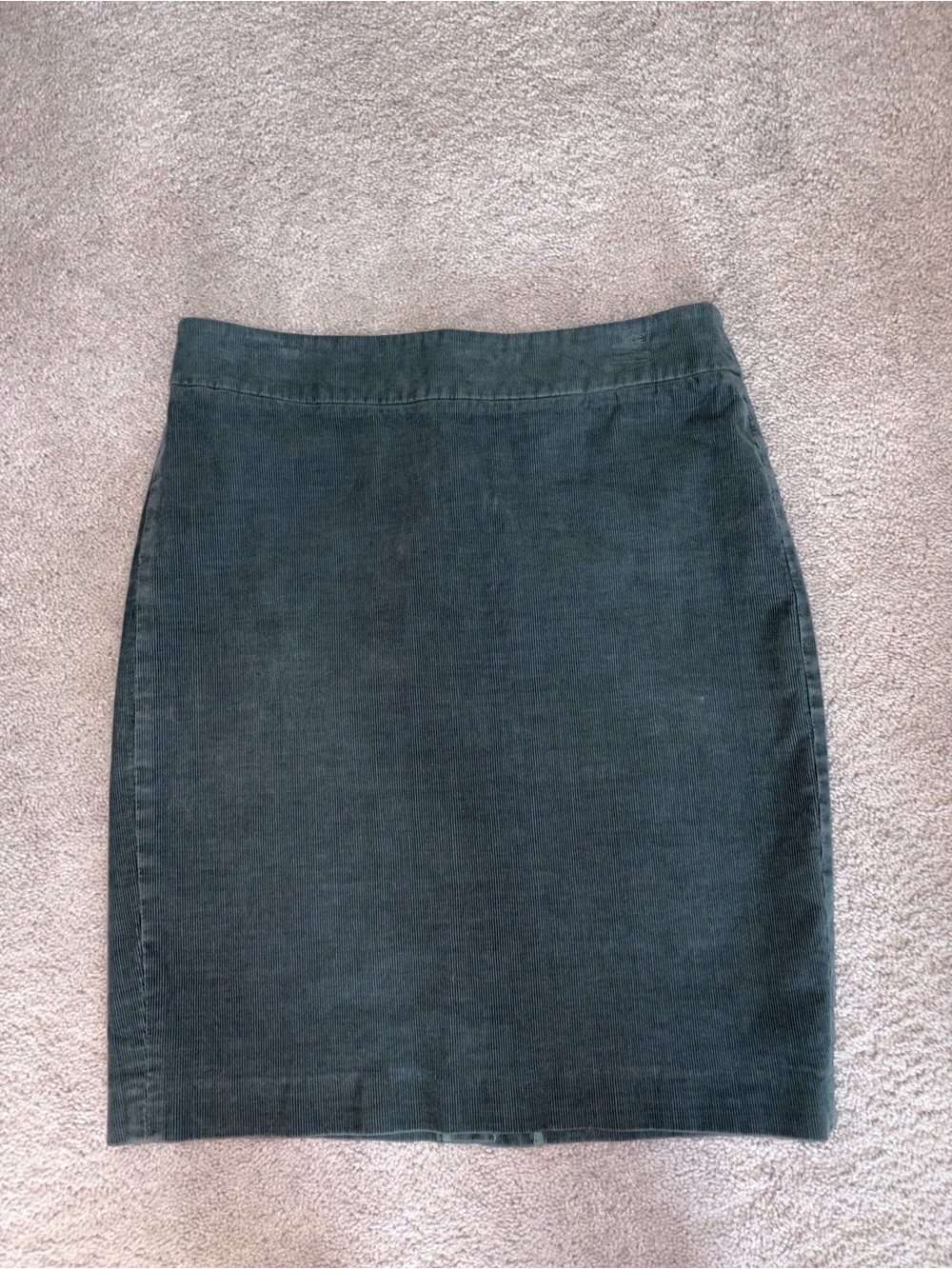 Olive Green Corduroy Pencil Skirt || Size M || Amazing condition